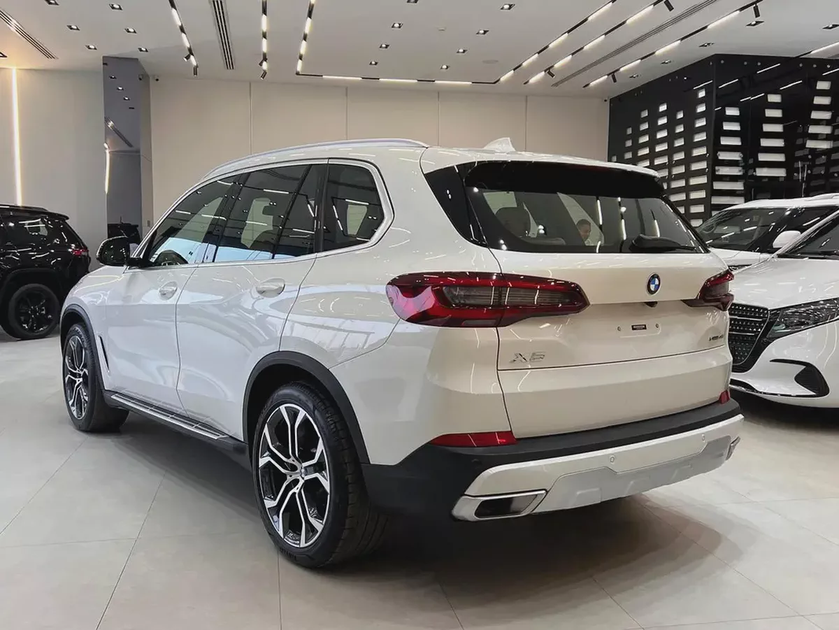 !! 2022 !! BMW X5 | xDrive40i M Sport | GCC | Full Service History-3-3