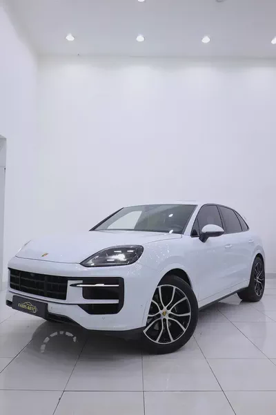 PORSCHE CAYENNE GCC 2024 CARBON PACKAGE + WARRANTY UNTILL 2028-0