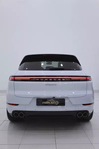 PORSCHE CAYENNE GCC 2024 CARBON PACKAGE + WARRANTY UNTILL 2028-2