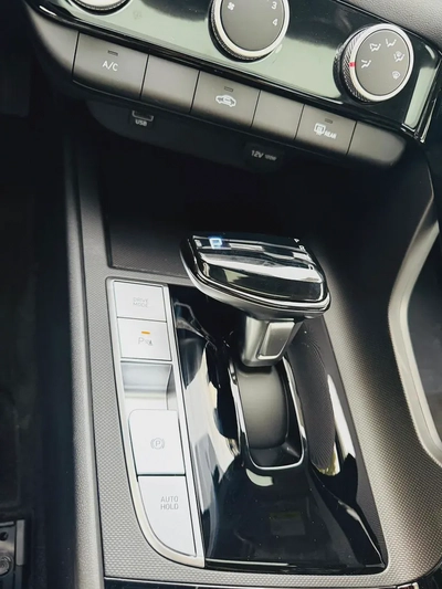 Hyundai Elantra 1.5L GLS 2025 0KM-14