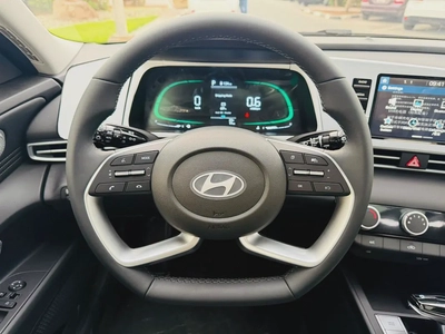 Hyundai Elantra 1.5L GLS 2025 0KM-15