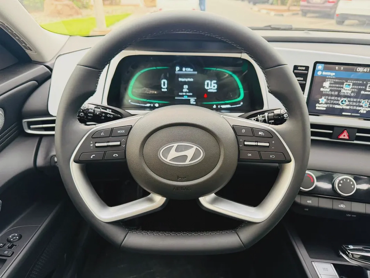 Hyundai Elantra 1.5L GLS 2025 0KM-15-15