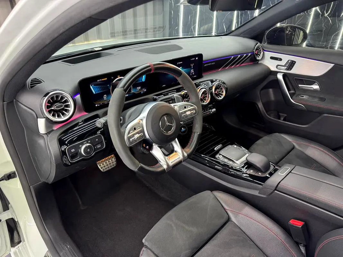 2022 Mercedes-Benz A 35 AMG 4MATIC | GCC Specs | Full Service History-10-10