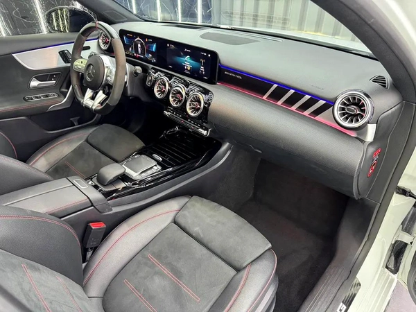 2022 Mercedes-Benz A 35 AMG 4MATIC | GCC Specs | Full Service History