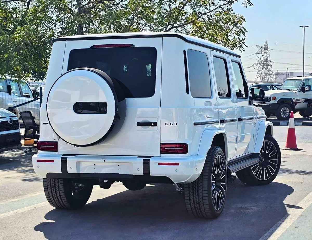 Mercedes Benz G63 AMG STD MERCEDES BENZ G63 AMG BITURBO / 4.0L V8 PETROL/360* CAMERA/SUNROOF WIHT LEATHER SEATS (CODE # G63BT)-4-0