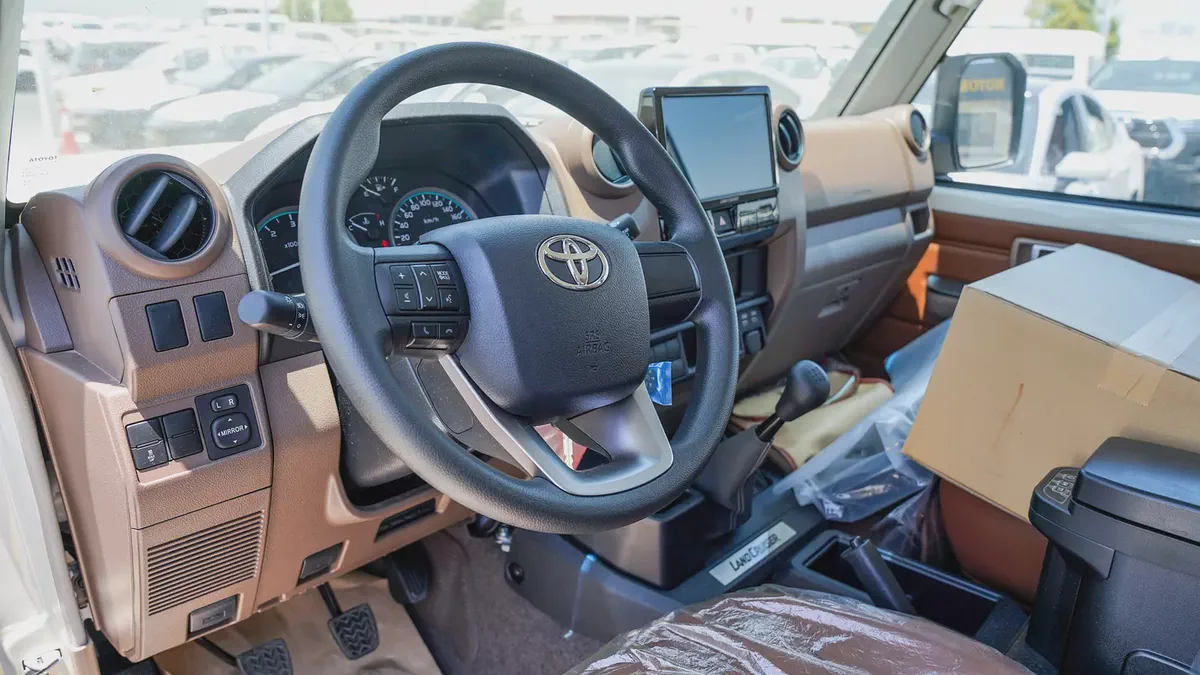 Brand New 2026 Toyota Land Cruiser 70 Series LC 76 LX GCC Specs-9-9