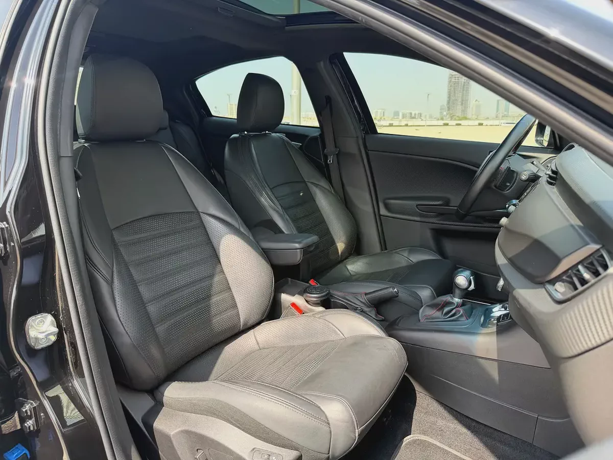 2021 Alfa Romeo Giulietta Veloce | GCC Specs | Pristine Condition-6-6