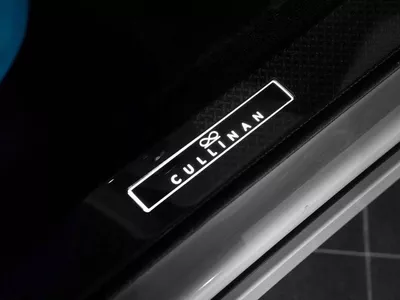 Rolls Royce Cullinan BLACK BADGE-19