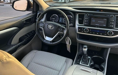 Toyota Highlander HYBRID 2014 Toyota Highlander 3.5L V6 - MidOption+ 7 Seater - Truck Auto - Electric Seat - Rear CAM-9