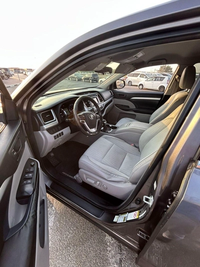 Toyota Highlander HYBRID 2014 Toyota Highlander 3.5L V6 - MidOption+ 7 Seater - Truck Auto - Electric Seat - Rear CAM-12