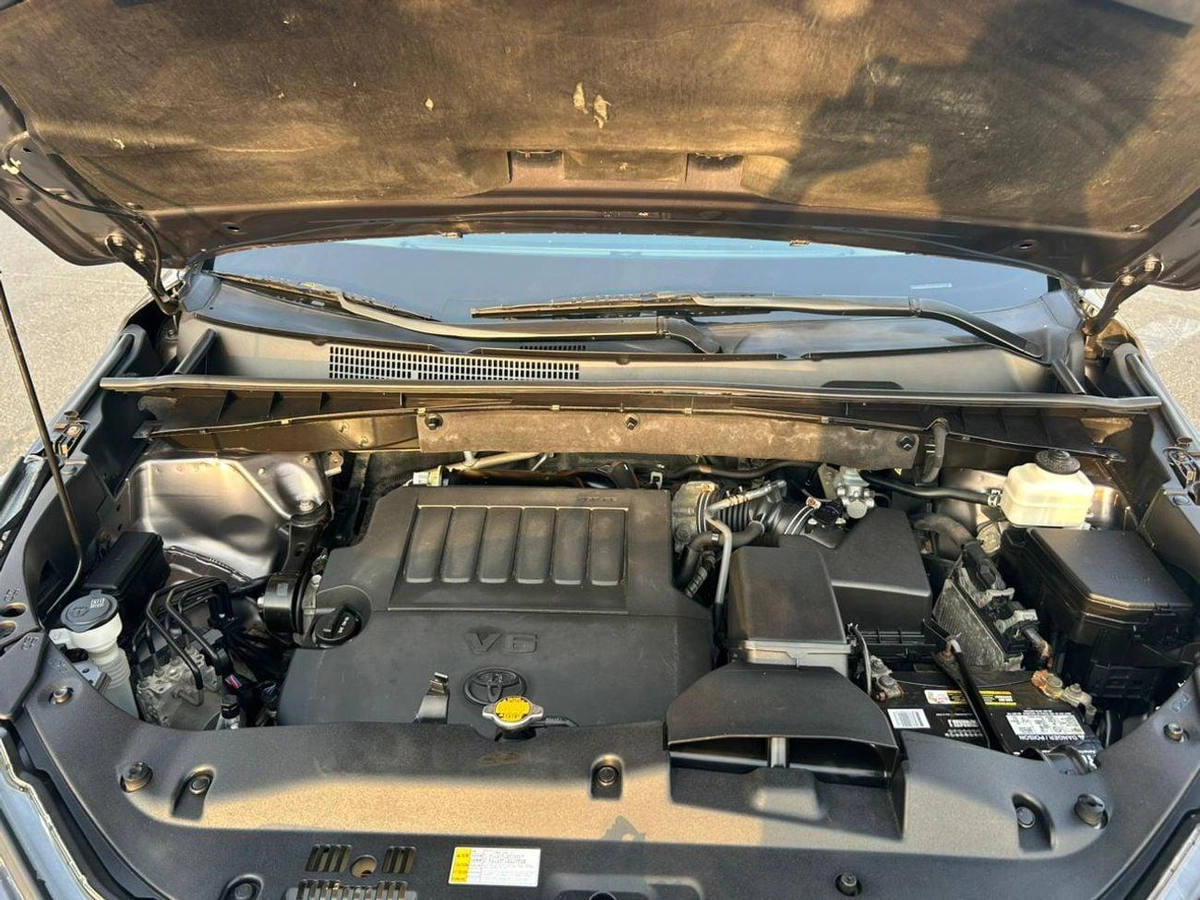 Toyota Highlander HYBRID 2014 Toyota Highlander 3.5L V6 - MidOption+ 7 Seater - Truck Auto - Electric Seat - Rear CAM-17-0