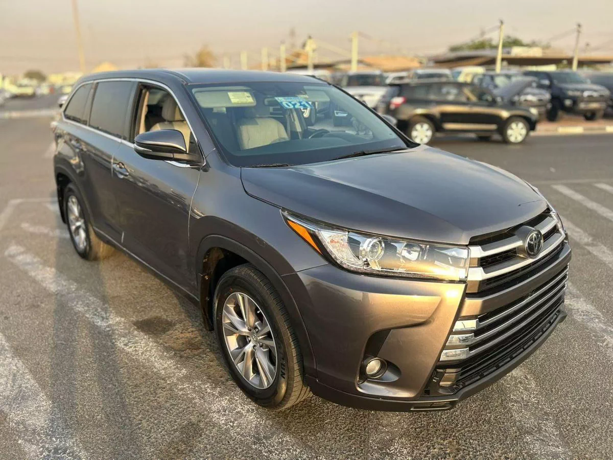 Toyota Highlander HYBRID 2014 Toyota Highlander 3.5L V6 - MidOption+ 7 Seater - Truck Auto - Electric Seat - Rear CAM