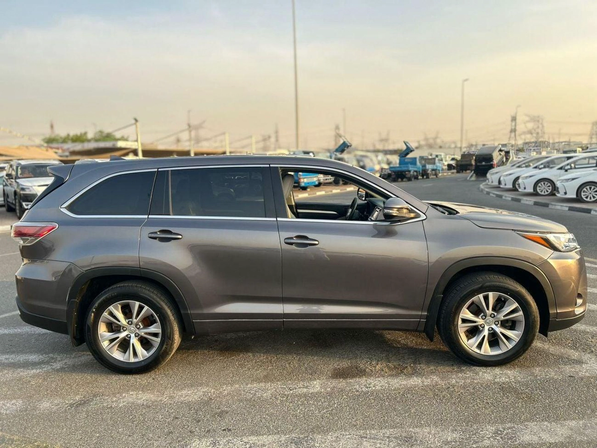 Toyota Highlander HYBRID 2014 Toyota Highlander 3.5L V6 - MidOption+ 7 Seater - Truck Auto - Electric Seat - Rear CAM-4-0