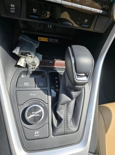 Toyota RAV4 ADVENTURE 2.5L HYBRID WITH RADAR 2025 GCC-6