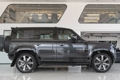 Land Rover Defender | 110 X-Dynamic HSE P400 | GCC Specs | 2026 (Export)-6