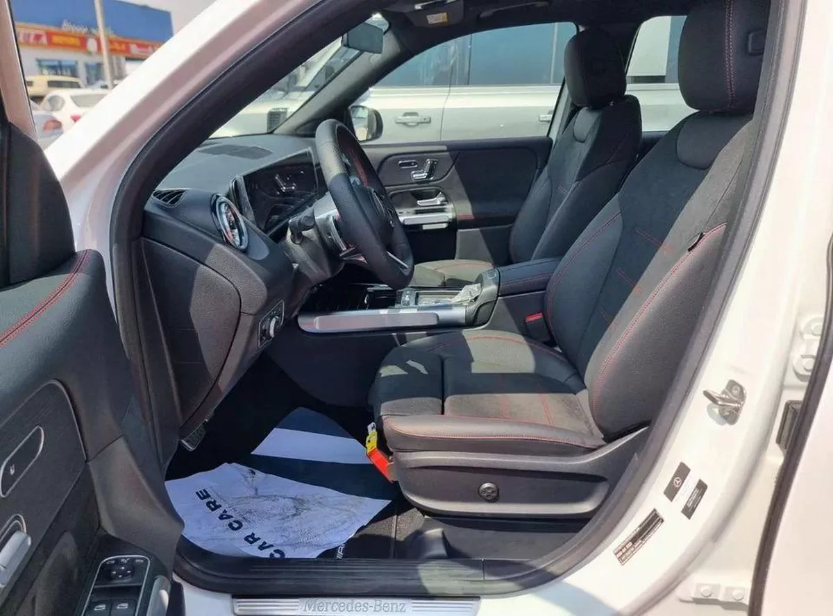 Mercedes Benz GLB200 STD GLB 200 AMG SUV 7 Seater Under Warranty 2025 GCC-5-5