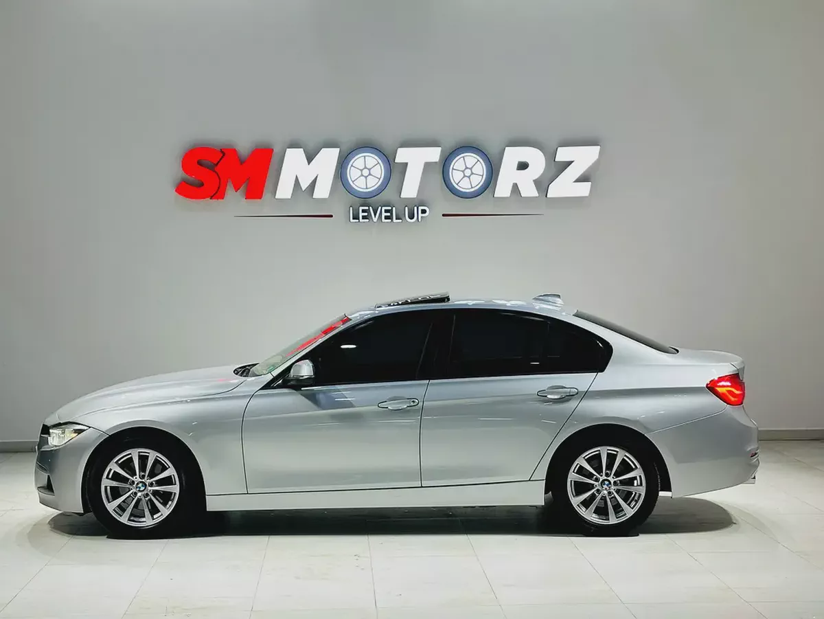 BMW 320i XDRIVE 2018 WITH ONE YEAR WARRANTY-3-3