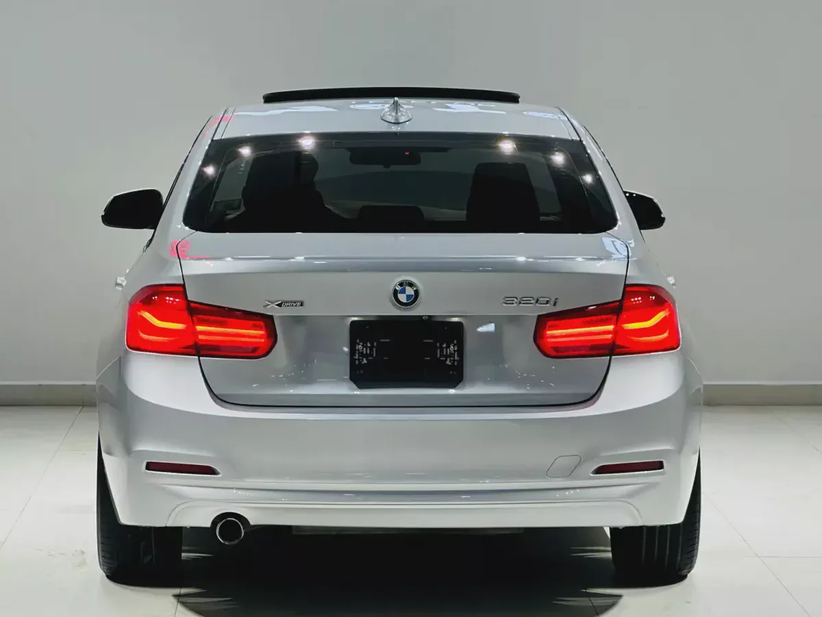 BMW 320i XDRIVE 2018 WITH ONE YEAR WARRANTY-6-6