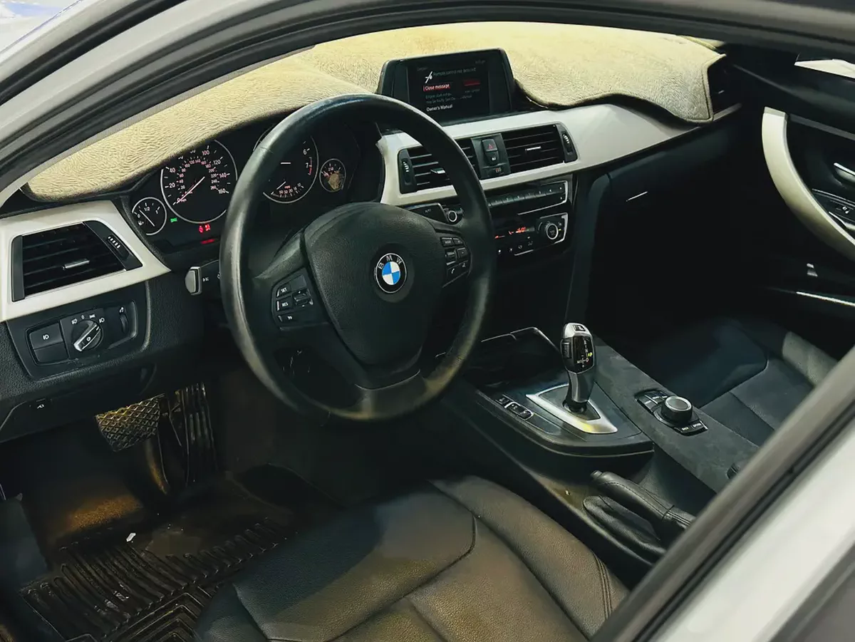 BMW 320i XDRIVE 2018 WITH ONE YEAR WARRANTY-8-8