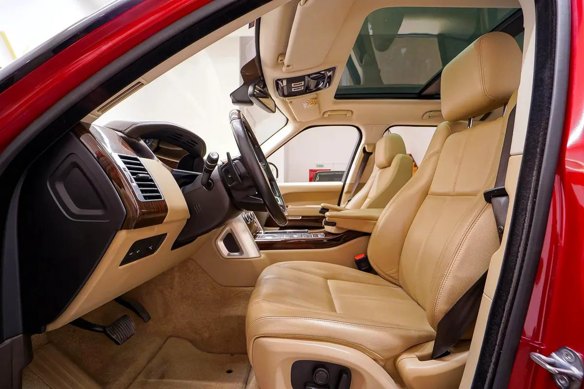 AED 1805 PM | RANGE ROVER VOGUE LE 2016 | WELL MAINTAINED | 1 YEAR WARRANTY | GCC-9-9