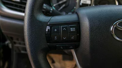 Toyota Hilux SGLX HILUX GLX 2.7L AT PETROL 2024-14