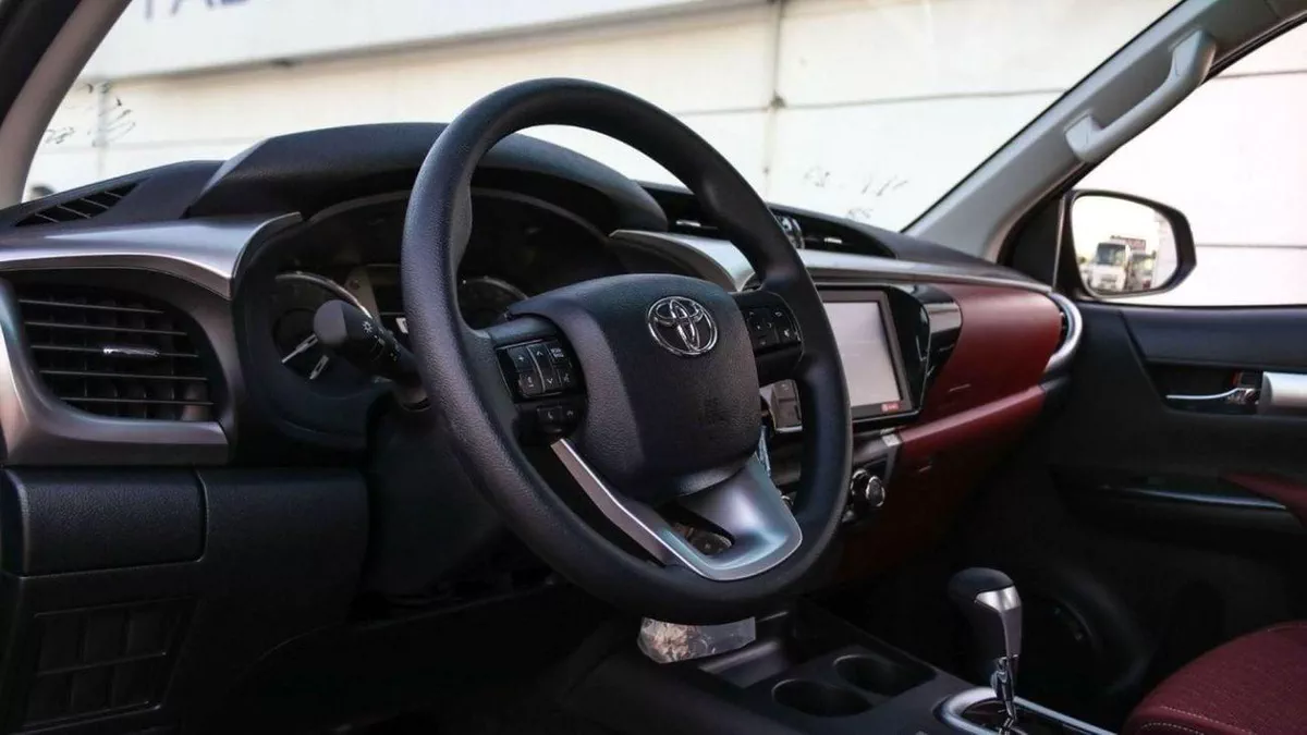 Toyota Hilux SGLX HILUX GLX 2.7L AT PETROL 2024-9-0