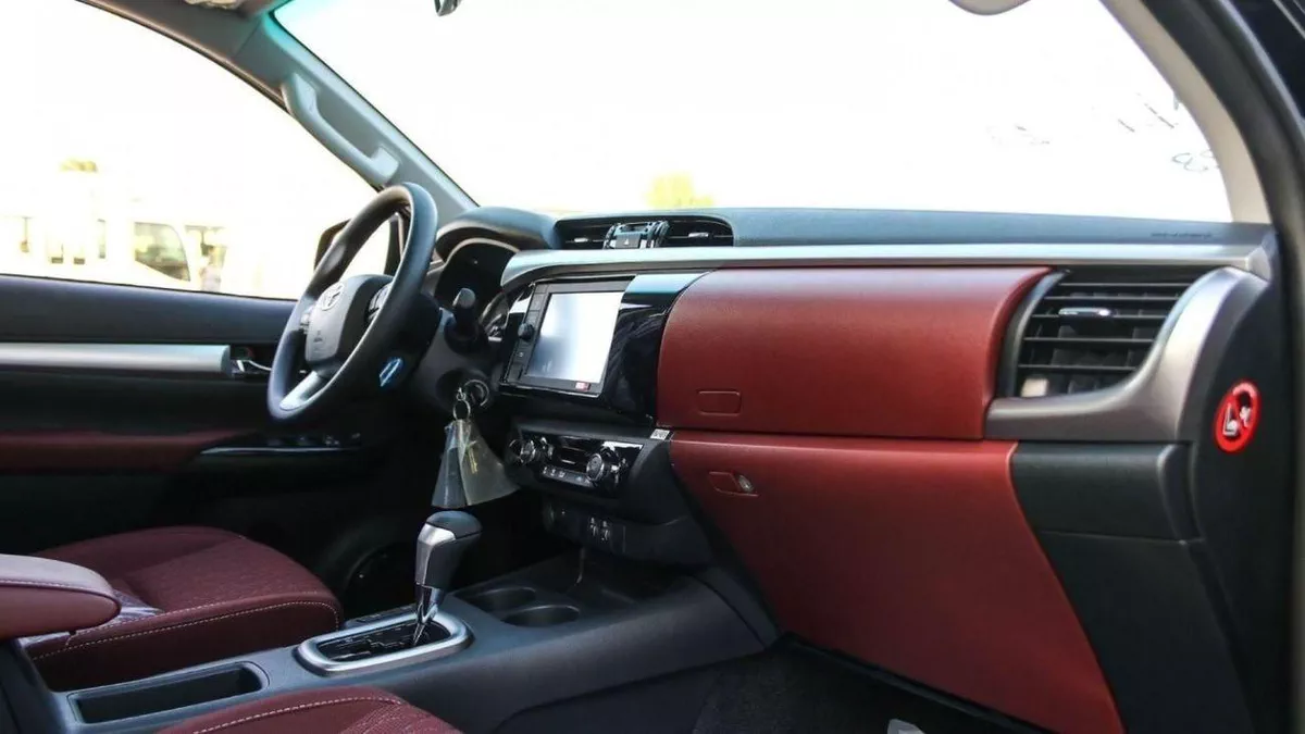Toyota Hilux SGLX HILUX GLX 2.7L AT PETROL 2024-10-0