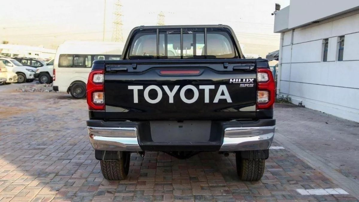 Toyota Hilux SGLX HILUX GLX 2.7L AT PETROL 2024-4-0