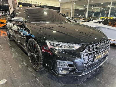 AUDI S8, GCC, UNDER WARRANTY-1