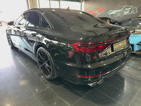 AUDI S8, GCC, UNDER WARRANTY