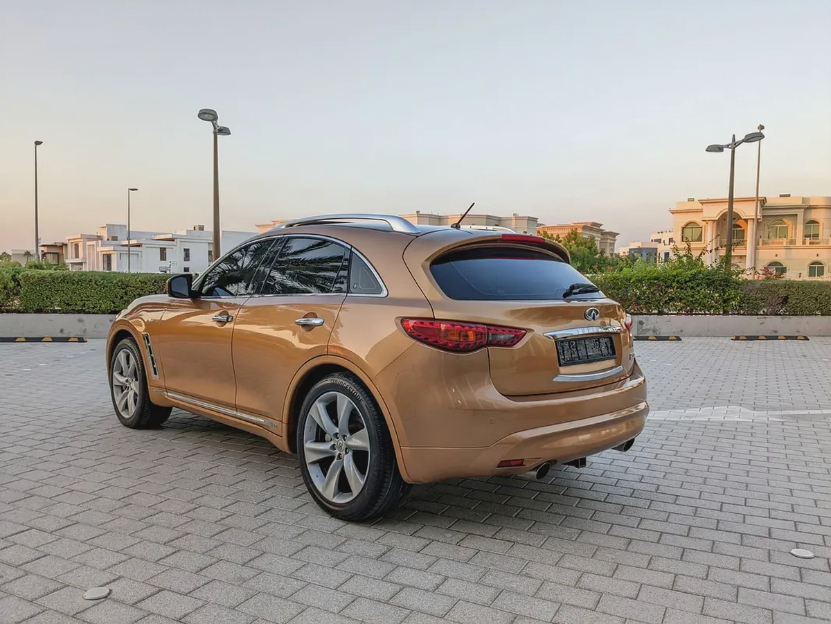 Infiniti FX50 Sport 2007 GCC Specs Very Clean Agency Mint Condition V8 Premium Luxury SUV