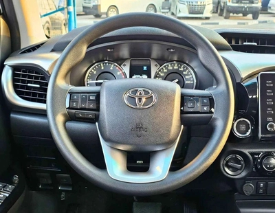 Toyota Hilux SR5 WIDE BODY / 2.4L DIESEL V4 A/T / PUSH START / REAR CAMERA / REAR CHROME BUMPER-7