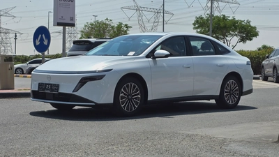 Nissan N6 180 Max (White Black)-3