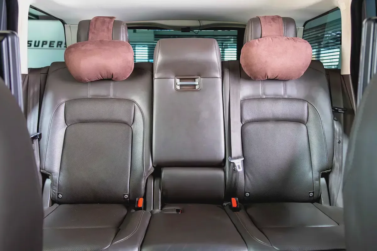 Range Rover Vogue Long Wheel Base-GCC-SVO Kit-Full Service History Available-Under Warranty-13-13