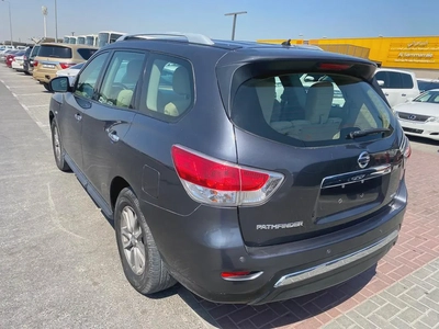 Nissan pathifinder 2014gary color GCC calen car-8