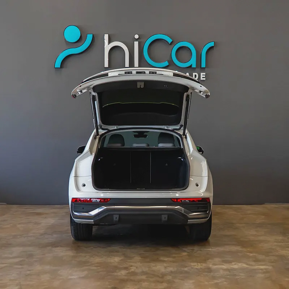 AED 2,490 P.M • 0% Downpayment • Audi Q5 Coupe 45TFSI S Line • 1 Year Warranty-4-4