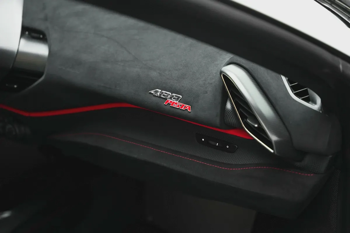 2019 Ferrari 488 Pista Piloti-17-17