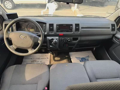 Toyota Hiace Commuter 2018 GCC Specs-3