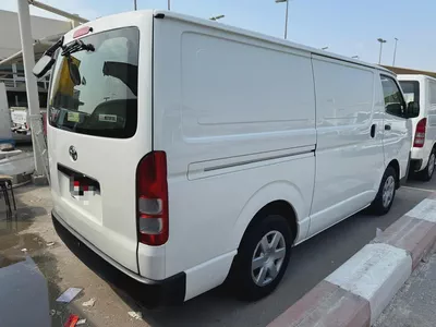 Toyota Hiace Commuter 2018 GCC Specs-8