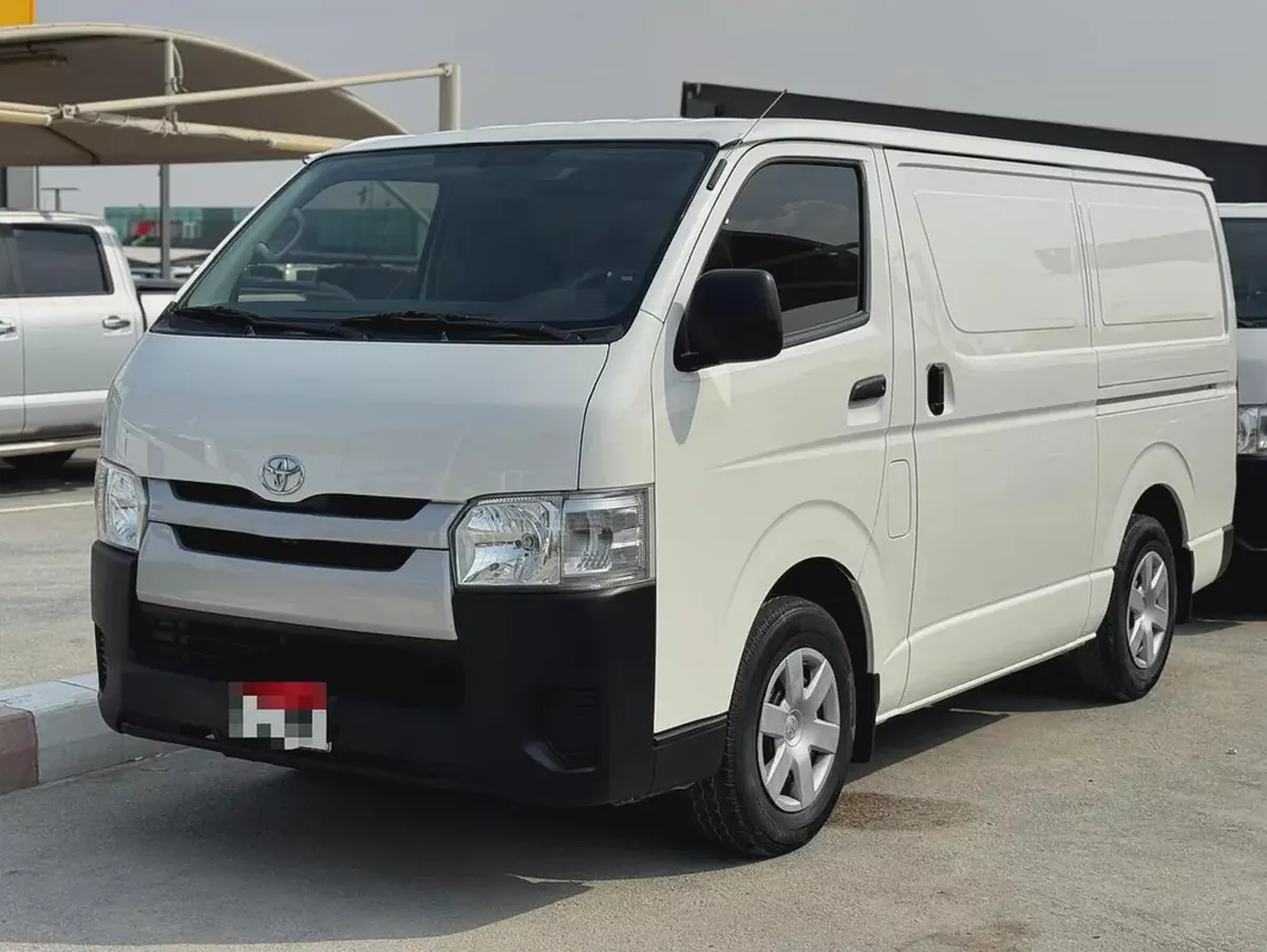 Toyota Hiace Commuter 2018 GCC Specs-1-1