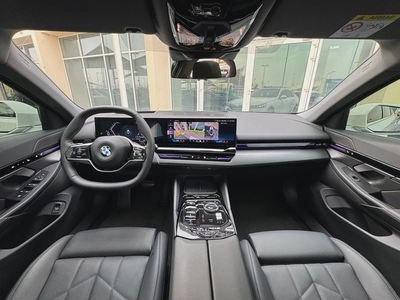 BMW 520i M kit 2024 fully loaded under warrant 2 years from Pitstop AGMC-16