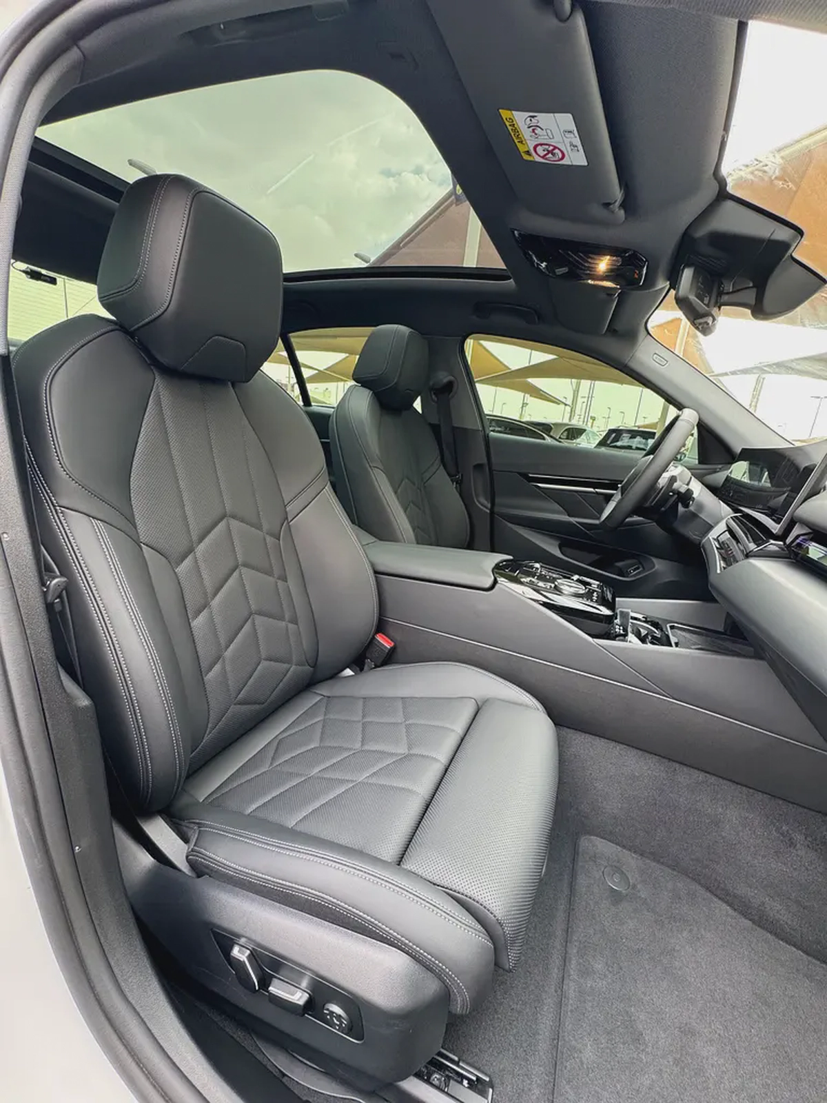 BMW 520i M kit 2024 fully loaded under warrant 2 years from Pitstop AGMC-10-10