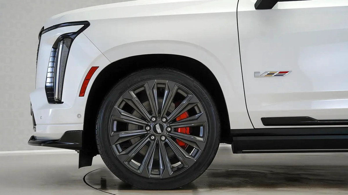 Cadillac Escalade V-2-2