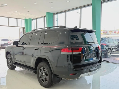 Toyota Land Cruiser GR Sport 2024 | GCC Specs | Brand New | Fully Loaded-9