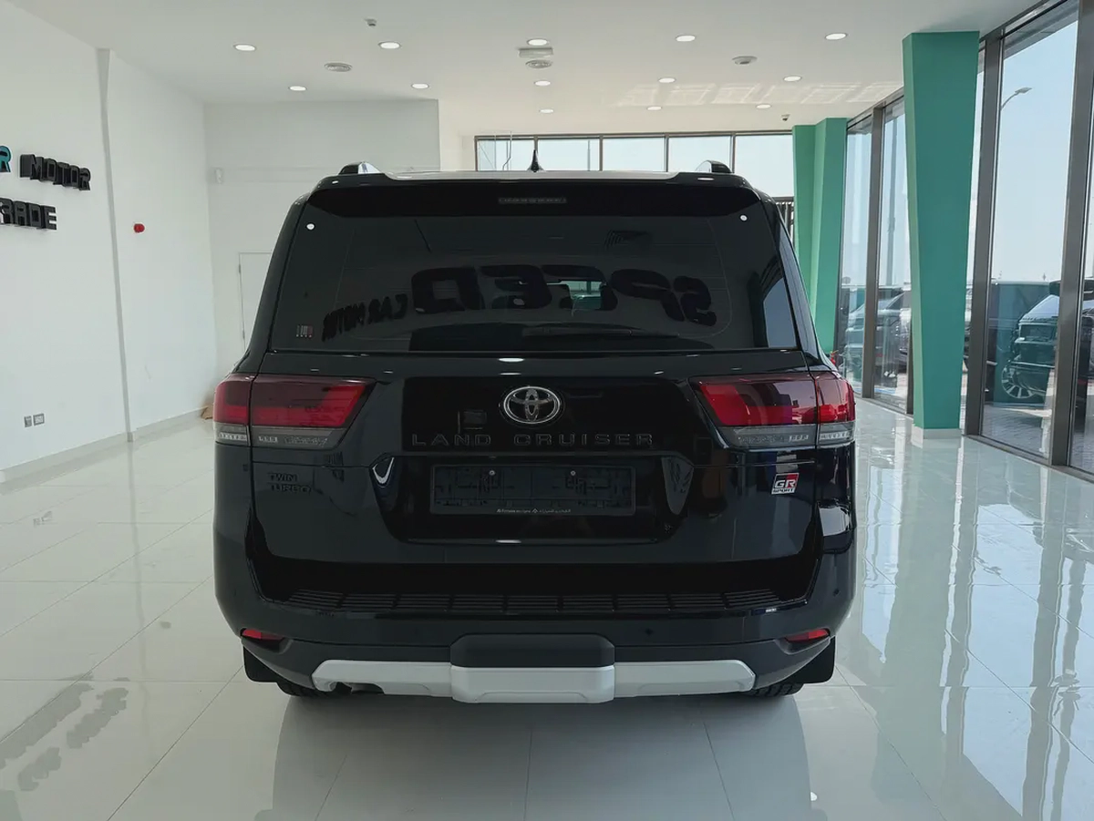 Toyota Land Cruiser GR Sport 2024 | GCC Specs | Brand New | Fully Loaded-10-10