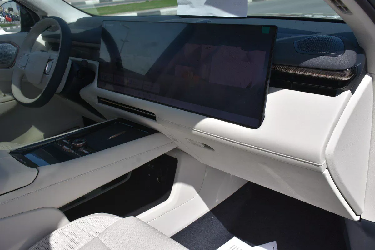 LYNK & CO 900 EMP 2025 | BLACK-12-12