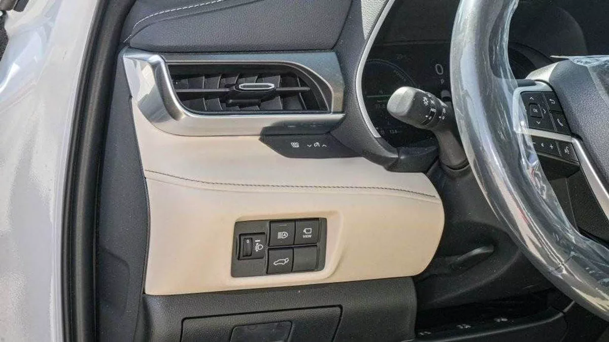 Toyota Highlander VXR 2.5L Hybrid VXR (AWD)-7-0