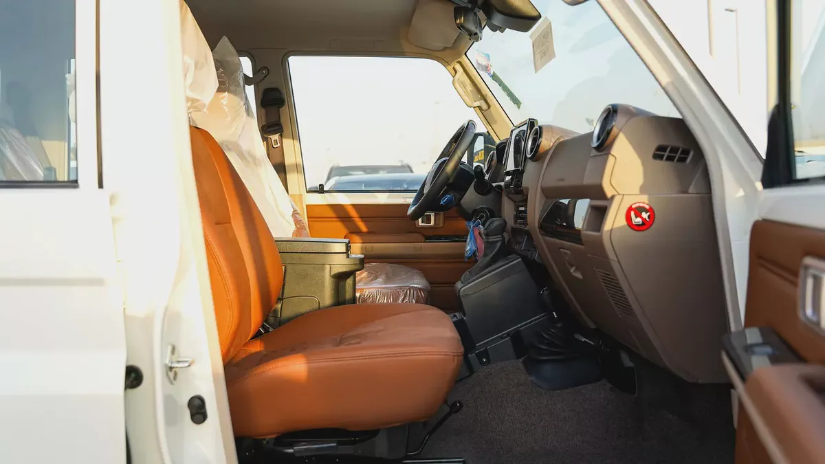 2026 Toyota Land Cruiser 70 Series LC 76 LX 4.0L A/T GCC Specs SAUDI-10-10
