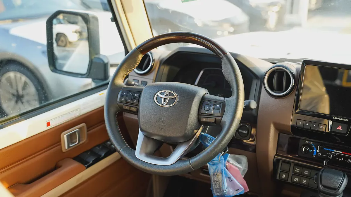 2026 Toyota Land Cruiser 70 Series LC 76 LX 4.0L A/T GCC Specs SAUDI-13-13