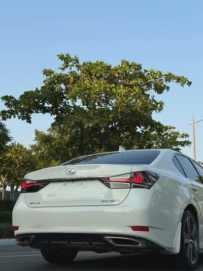 2016 Lexus GS-Series GS 200t GCC Specs in Excellent Condition-9